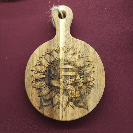 Engraved 4.5" Cutting Board - Patriotic Sunflower